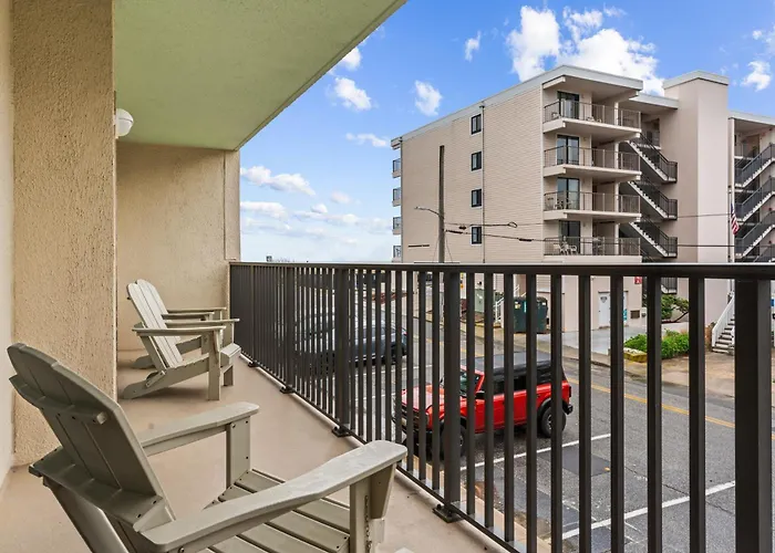 Ocean Block 2-bedroom, 2-bathroom In Midtown Ocean *